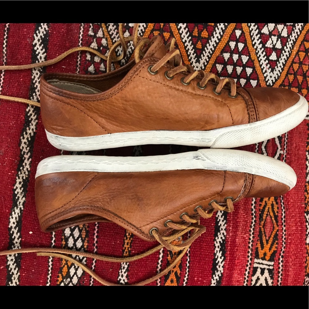 Frye Mindy Low Leather Lace Up Sneaker in Whiskey